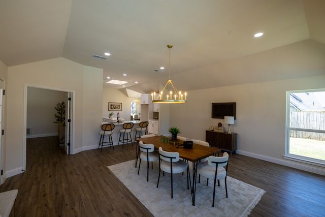 612 Aqua Vista Drive, Granbury, TX 76049