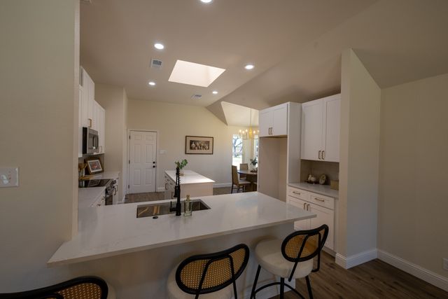 612 Aqua Vista Drive, Granbury, TX 76049