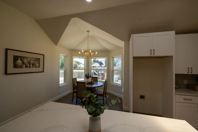 612 Aqua Vista Drive, Granbury, TX 76049