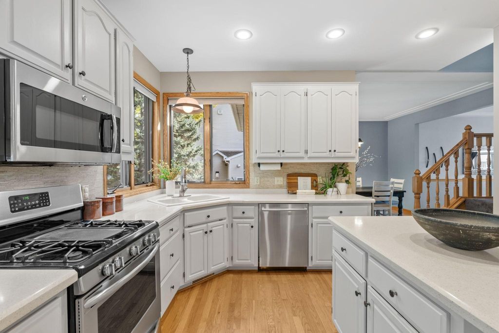 8441 W Lake Drive, Chanhassen, MN 55317 — photo 4
