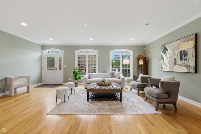 5150 W WINNEMAC Avenue, Chicago, IL 60630
