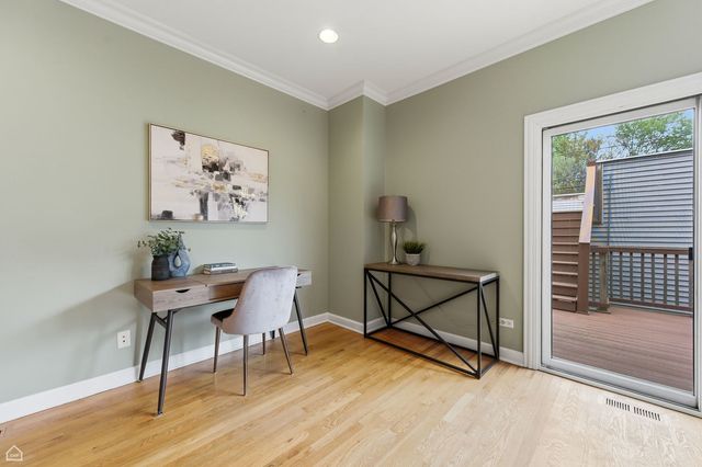 5150 W WINNEMAC Avenue, Chicago, IL 60630