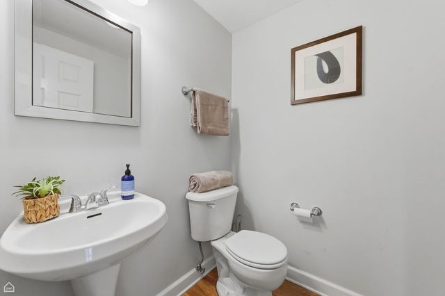 5150 W WINNEMAC Avenue, Chicago, IL 60630