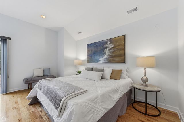 5150 W WINNEMAC Avenue, Chicago, IL 60630