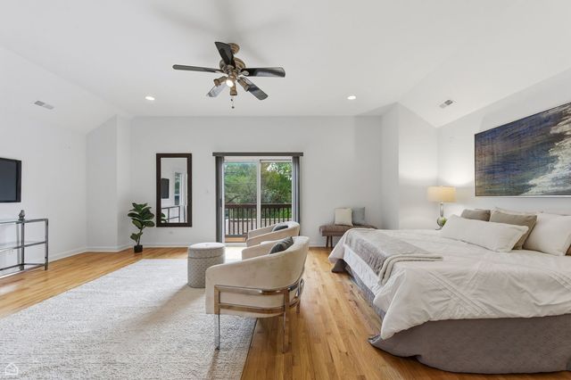 5150 W WINNEMAC Avenue, Chicago, IL 60630