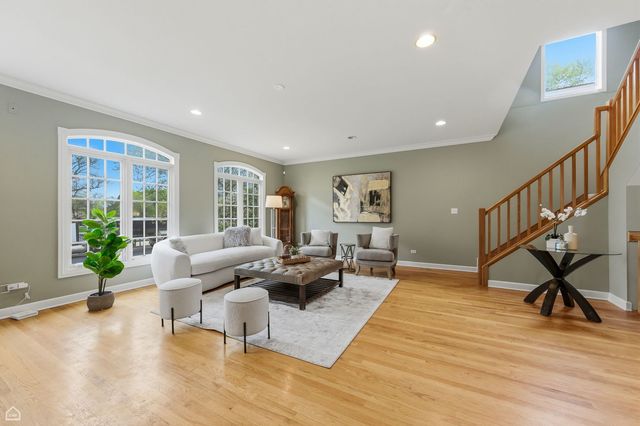 5150 W WINNEMAC Avenue, Chicago, IL 60630