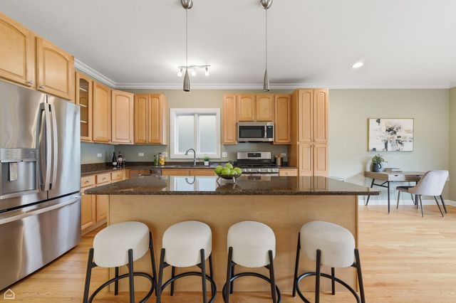 5150 W WINNEMAC Avenue, Chicago, IL 60630