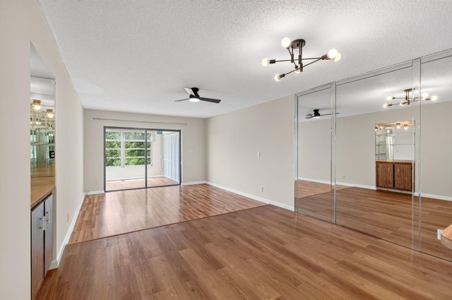 9440 SW 8TH Street 401, Boca Raton, FL 33428