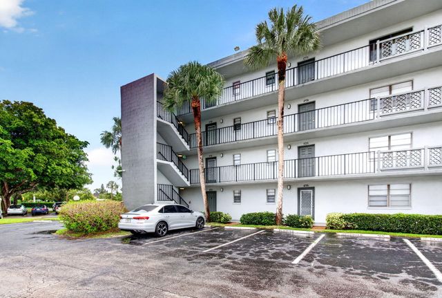 9440 SW 8TH Street 401, Boca Raton, FL 33428