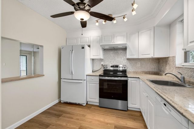 9440 SW 8TH Street 401, Boca Raton, FL 33428