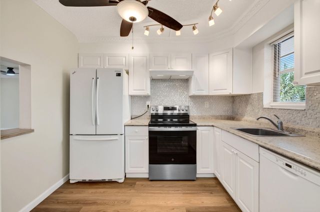9440 SW 8TH Street 401, Boca Raton, FL 33428