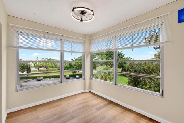 9440 SW 8TH Street 401, Boca Raton, FL 33428