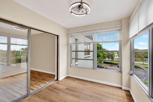 9440 SW 8TH Street 401, Boca Raton, FL 33428
