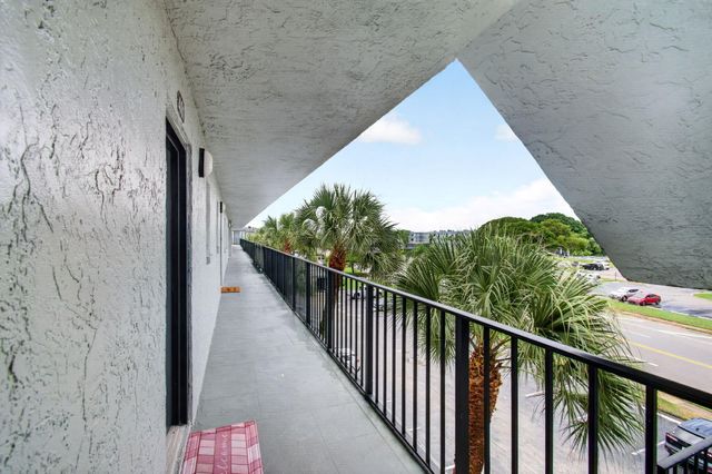 9440 SW 8TH Street 401, Boca Raton, FL 33428