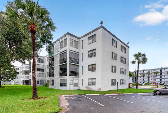 9440 SW 8TH Street 401, Boca Raton, FL 33428