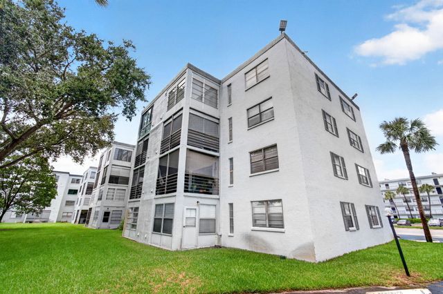 9440 SW 8TH Street 401, Boca Raton, FL 33428