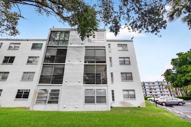 9440 SW 8TH Street 401, Boca Raton, FL 33428