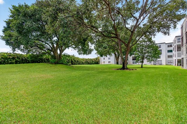 9440 SW 8TH Street 401, Boca Raton, FL 33428