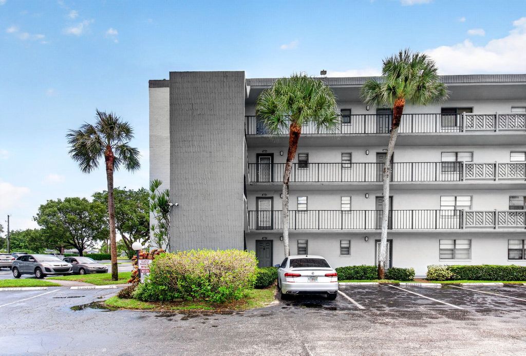 9440 SW 8TH Street 401, Boca Raton, FL 33428