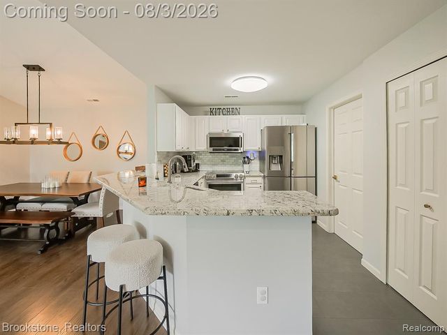13203 Chesapeake Circle 146, Walled Lake, MI 48390