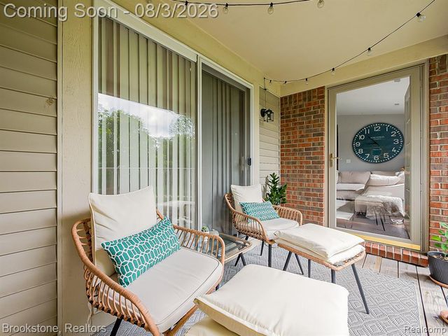 13203 Chesapeake Circle 146, Walled Lake, MI 48390