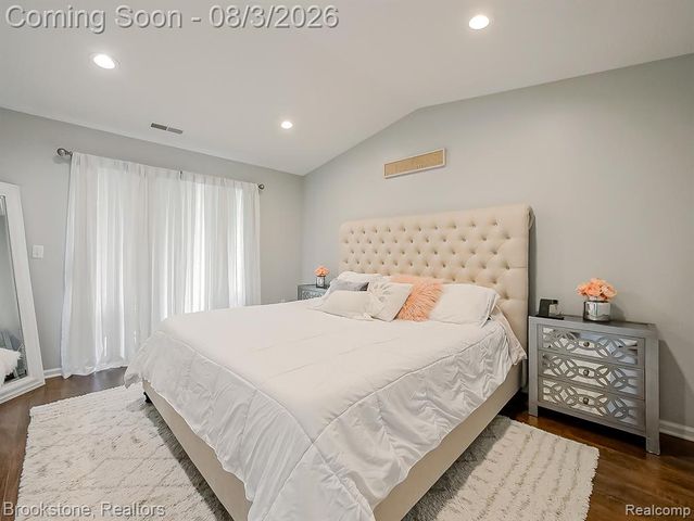 13203 Chesapeake Circle 146, Walled Lake, MI 48390