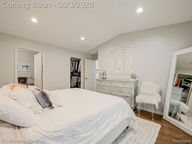 13203 Chesapeake Circle 146, Walled Lake, MI 48390
