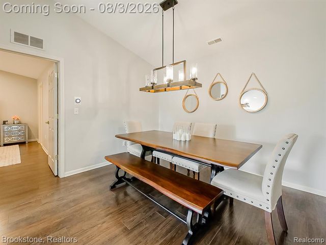 13203 Chesapeake Circle 146, Walled Lake, MI 48390