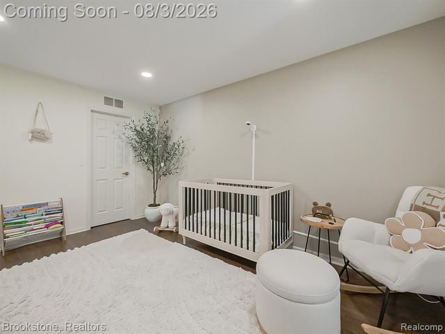 13203 Chesapeake Circle 146, Walled Lake, MI 48390