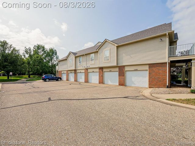 13203 Chesapeake Circle 146, Walled Lake, MI 48390