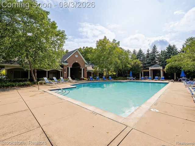 13203 Chesapeake Circle 146, Walled Lake, MI 48390