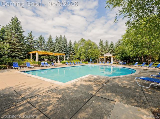 13203 Chesapeake Circle 146, Walled Lake, MI 48390