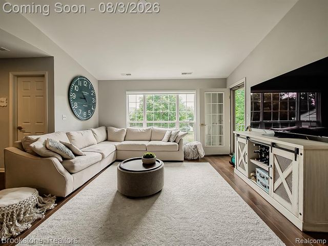 13203 Chesapeake Circle 146, Walled Lake, MI 48390