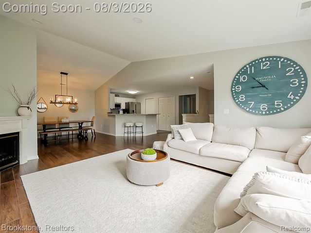 13203 Chesapeake Circle 146, Walled Lake, MI 48390