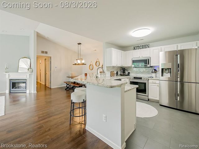 13203 Chesapeake Circle 146, Walled Lake, MI 48390