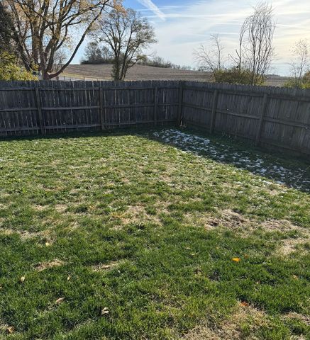 806 S Sunny Lane, Urbana, IL 61802