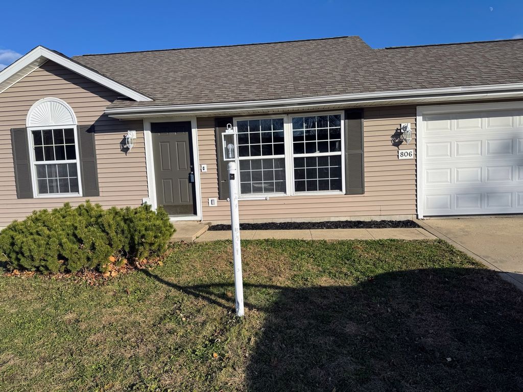 806 S Sunny Lane, Urbana, IL 61802