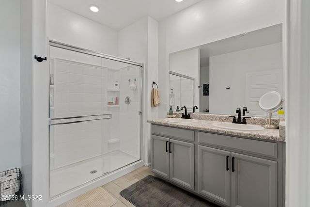 4951 E Wash Overlook Drive, Tucson, AZ 85706