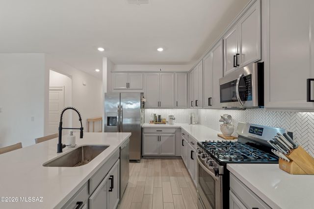 4951 E Wash Overlook Drive, Tucson, AZ 85706