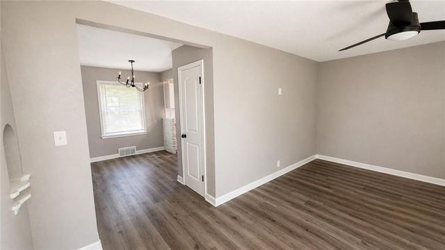 3203 NE 56 Th Street, Kansas City, MO 64119