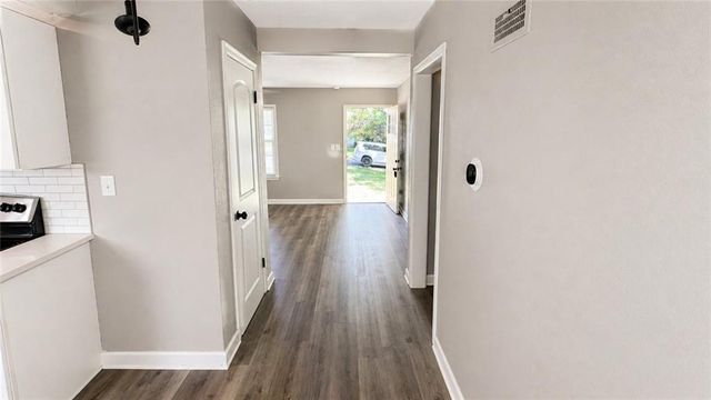 3203 NE 56 Th Street, Kansas City, MO 64119