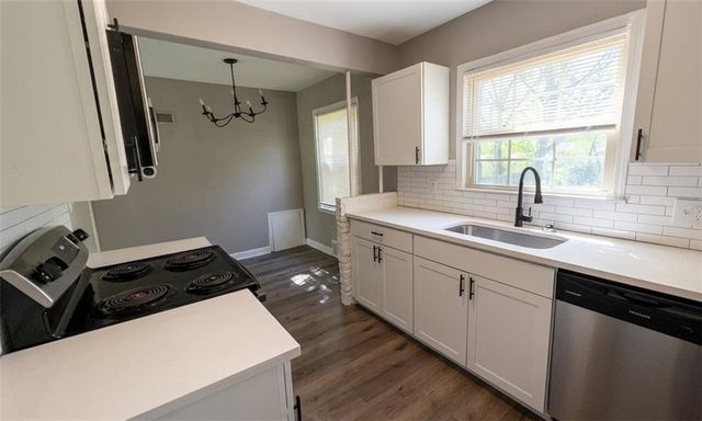 3203 NE 56 Th Street, Kansas City, MO 64119