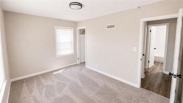 3203 NE 56 Th Street, Kansas City, MO 64119