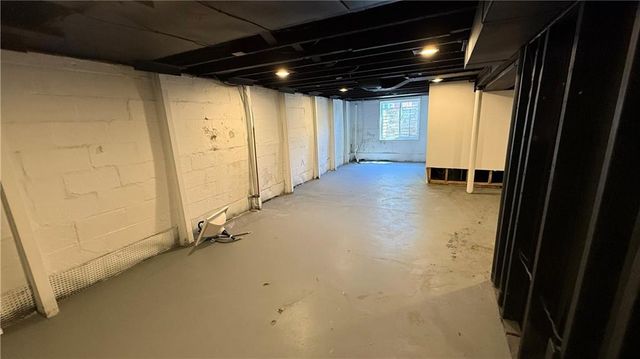 3203 NE 56 Th Street, Kansas City, MO 64119