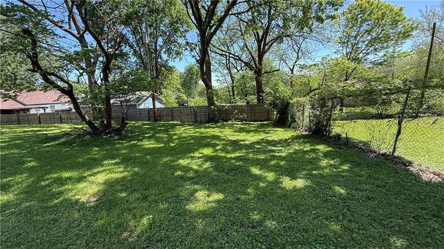 3203 NE 56 Th Street, Kansas City, MO 64119