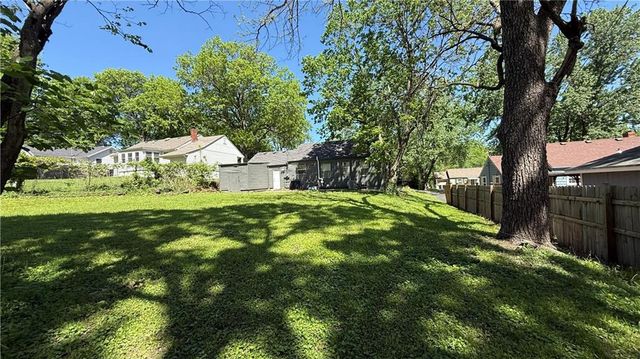 3203 NE 56 Th Street, Kansas City, MO 64119