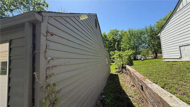 3203 NE 56 Th Street, Kansas City, MO 64119