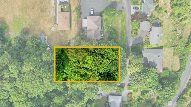 16 NW Cartier Dr, Bremerton, WA 98312