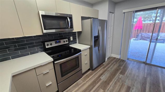 8900 SW 20th Place A, Davie, FL 33324