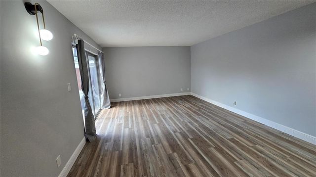 8900 SW 20th Place A, Davie, FL 33324